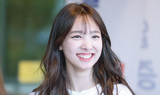 5 Artis Kpop Cantik Dengan "Gummy Smile" Yang Imut Dan Menggemaskan