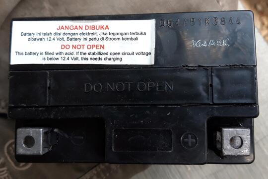 Jangan Salah, Aki Kering Juga Pakai Elektrolit