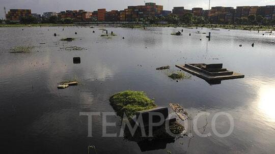 Ribuan Makam di TPU Semper Jakarta Utara Terendam Banjir