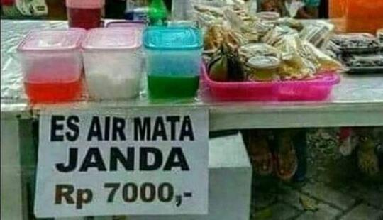 Ngakak ! Tulisan Konyol di Barang Dagangan Ini Bukti Orang Indonesia Kelewat Kreatif