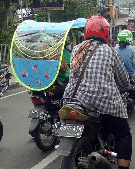 Bikin Ngakak, Modifikasi Motor Ojek Online Ini Anti Mainstream !!!