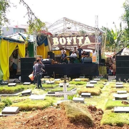 Unik Gan. Pernikahan di tempat nggak biasa ini cuma ada di Indonesia