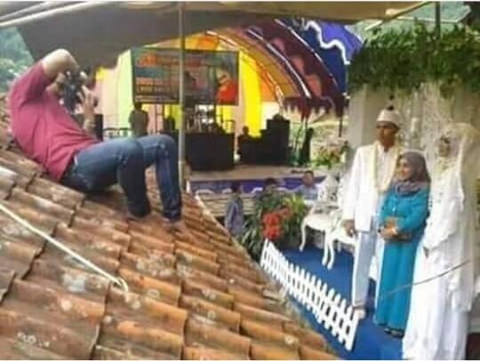 Unik Gan. Pernikahan di tempat nggak biasa ini cuma ada di Indonesia
