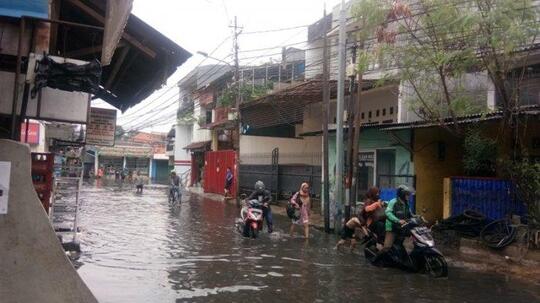 Kawasan Pasar Jagal di Buncit, Jakarta Selatan, Tergenang Satu Meter
