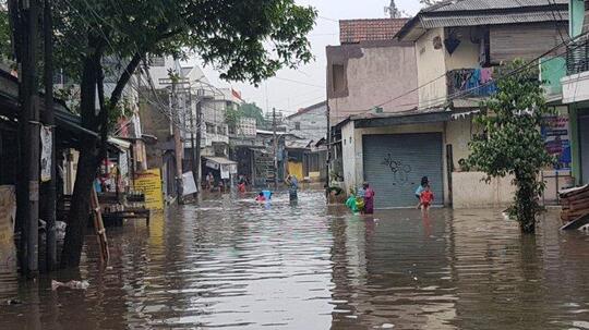 Hujan Deras, Kawasan Kemang Utara Banjir Capai 1 Meter