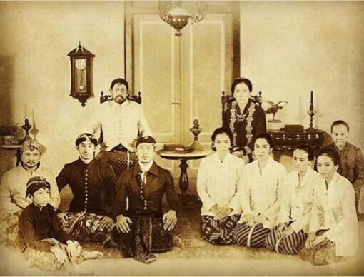 7 Style Kebaya Indonesia yang Bisa Sista Jadikan Referensi Dalam Berbusana
