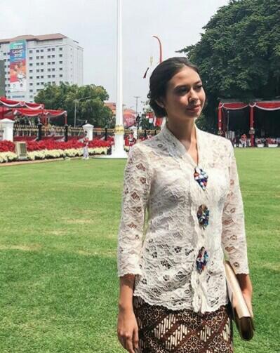 7 Style Kebaya Indonesia yang Bisa Sista Jadikan Referensi Dalam Berbusana
