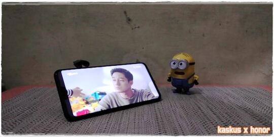 Nonton Drakor Nyaman dengan Hape Layar Besar