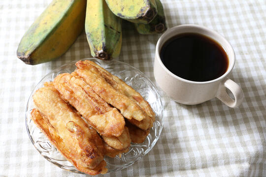 Musim Hujan Bawaannya Laper Terus? Cobain Aja Makanan Maknyos Ini!
