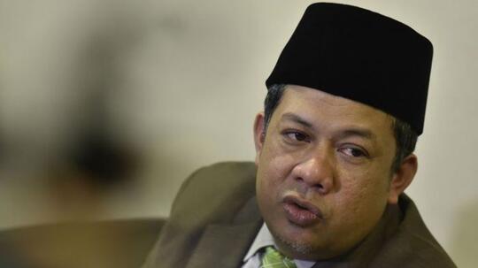 Malunya Fahri Hamzah saat PKS Dijadikan Contoh Paling Jelek oleh Khatib Salat Jumat
