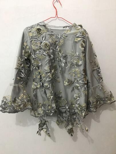 Detail Hiasan Kebaya yang Menambah Cantik Tampilannya