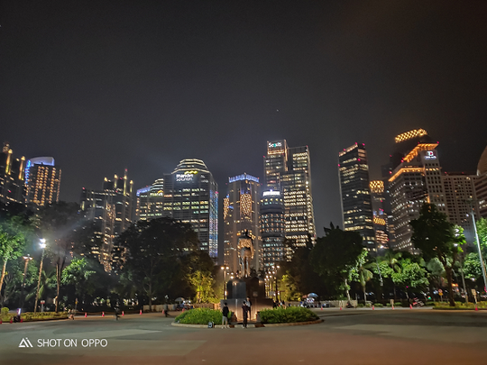 Intip Fitur OPPO R17 Pro, Jagoannya Foto Malam Hari dengan Super VOOC Flash Charging
