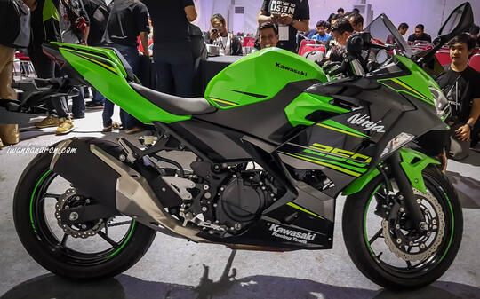 Bayar80 Juta Untuk Begituan? Mending Uangnya Buat Jajal Motor Keren Ini Gan