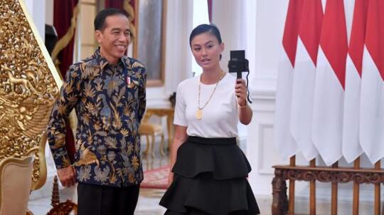 Kunjungi Presiden Jokowi, Agnes Monica Minta Bantuan Ini