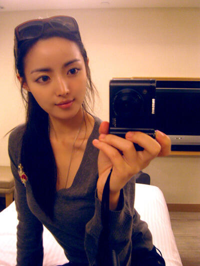 DUH! Guru Cantik Dan "SEKSI" Asal Korea Ini Jadi Idola Di Sekolah Khusus PRIA!