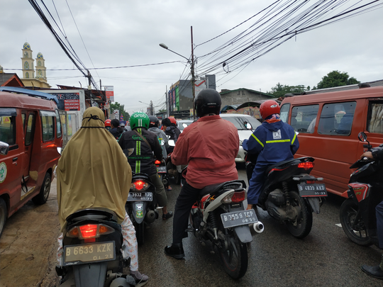 Cara Menikmati Kejamnya Macet Jakarta Versi Ane