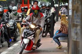 Nasib Pejalan Kaki Yang Menjadi Anak Tiri Di Jalan Sendiri
