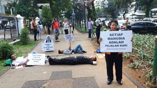 Nasib Pejalan Kaki Yang Menjadi Anak Tiri Di Jalan Sendiri