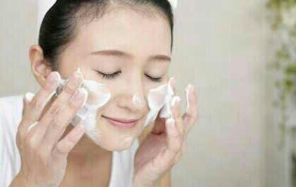 Buat Kamu Si Cewek Simple, Nih Tipsnya Biar Dandan No Ribet