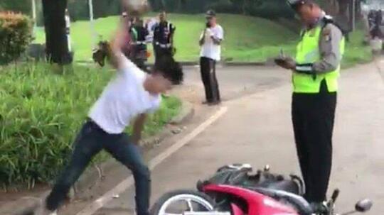 Adi Saputra Sang Perusak Motor Kini Menangis Di Penjara !! Loh Kok Bisa ??