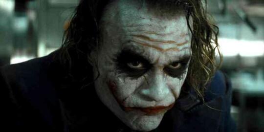 Joker - Heath Ledger, Tokoh Film Yang Paling Berkesan Menurut Ane, Ini 11 Alasannya