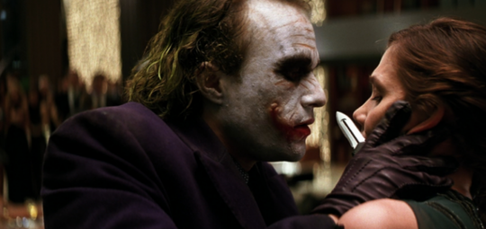 Joker - Heath Ledger, Tokoh Film Yang Paling Berkesan Menurut Ane, Ini 11 Alasannya