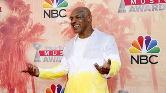 Mike Tyson Isap Ganja Raksasa Sepanjang 30 Sentimeter