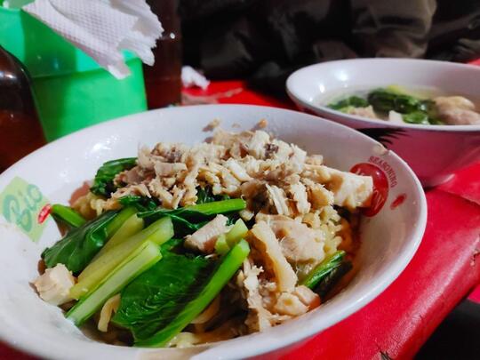 Nyobain Bakmi Roxy di Jalan Sabang: Endeuss dan Murah Banget!