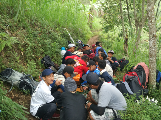 Syukuran, Cerita Satu Kampung Mendaki Bersama Ke Gunung Buthak