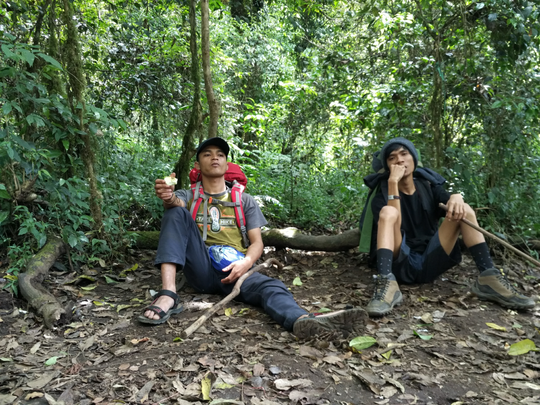 Syukuran, Cerita Satu Kampung Mendaki Bersama Ke Gunung Buthak