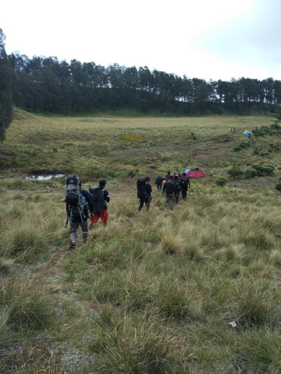 Syukuran, Cerita Satu Kampung Mendaki Bersama Ke Gunung Buthak