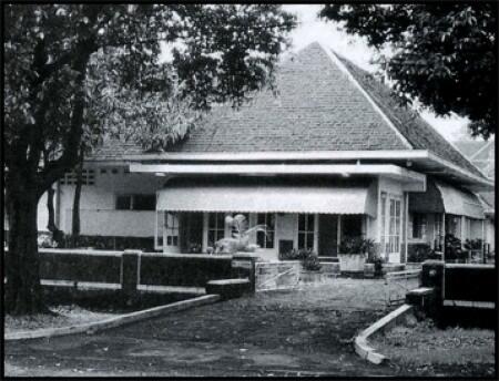 Dr. Ir. H. Soekarno - Kematiannya Tak Seindah Jasanya Memerdekakan Ibu Pertiwi