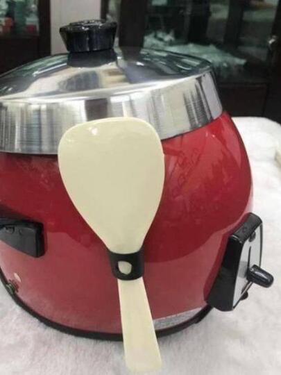 Kocak, Wanita Ini Gunakan Panci Rice Cooker Sebagai Helm
