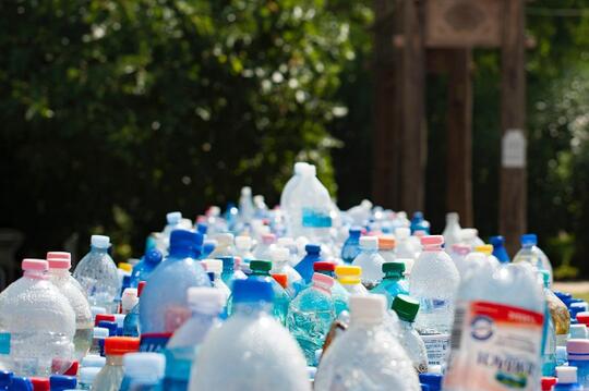 Peduli Lingkungan Bisa Kamu Mulai dengan Sebarkan Semangat #BhayPlastik dari Sini