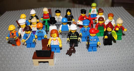 Memulai Koleksi Minifigures LEGO yuk Gan Sis!
