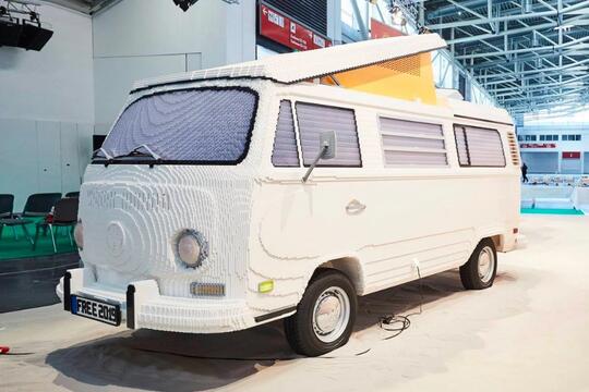 Mobil Volkswagen Ini Disusun dari LEGO, Bisa Dinaikin Nggak Ya?