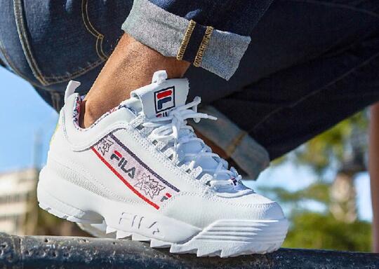 Sneakers Ini Ajak Generasi 90an Bernostalgia. Kayak Apa ya?
