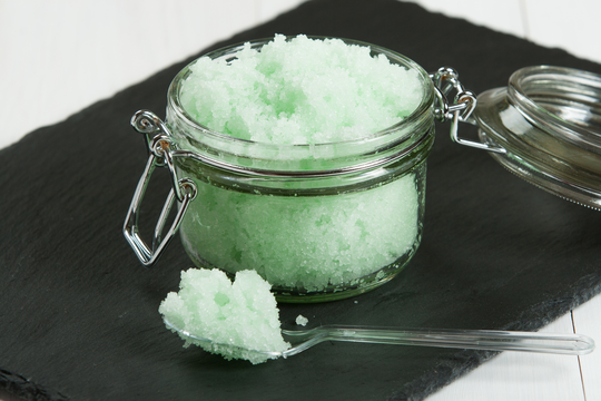 Yuk Bikin, 6 Lip Scrub Alami Rahasia Atasi Bibir Kering & Pecah-pecah