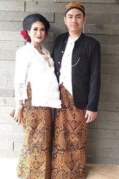 Hamil? Tak Usah Bingung Model Kebaya Sis!