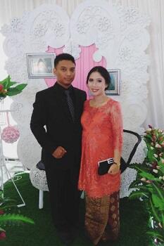 Hamil? Tak Usah Bingung Model Kebaya Sis!