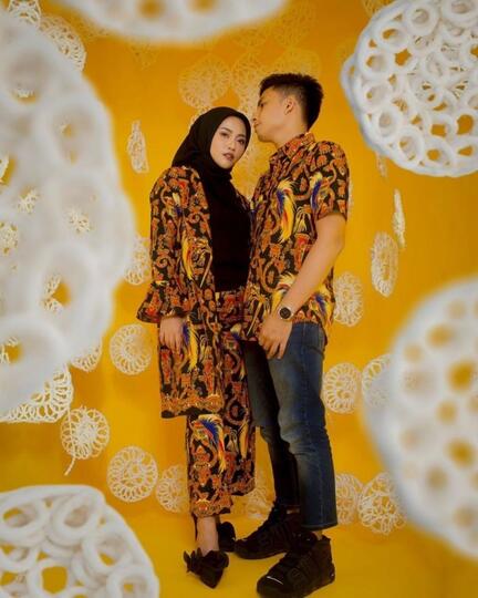 53 Model Baju Batik Santai Terbaru