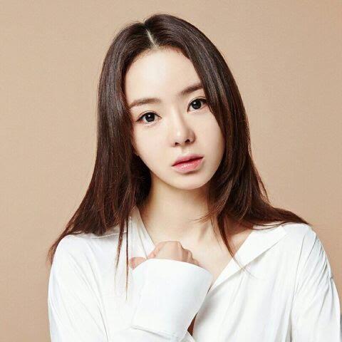 Dia, Andini (Romance Story)
