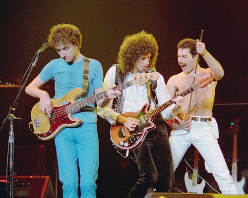 MENGAPA BASSIST QUEEN TAK HADIR DI ACARA PREMIERE BOHEMIAN RHAPSODY??