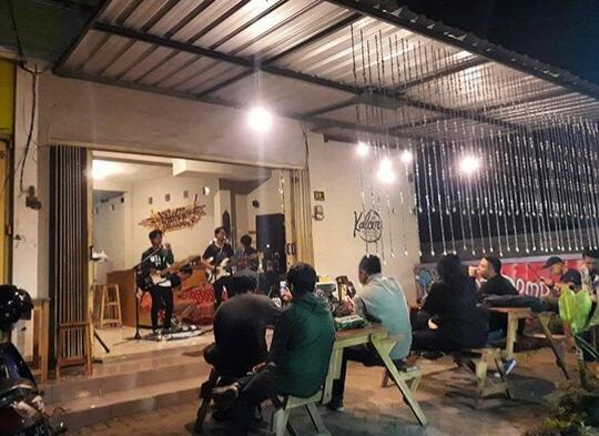 Gak Cuma Alamnya yang Indah, Malang Juga Punya Tempat Ngopi yang Menggugah Loh!