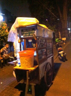 3 Alasan Mengapa Tukang Nasi Goreng Keliling Sudah Tak Ditemukan Lagi