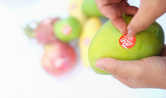 Stix Fresh, Stiker yang Bisa Membuat Buah Tetap Segar Berhari-hari