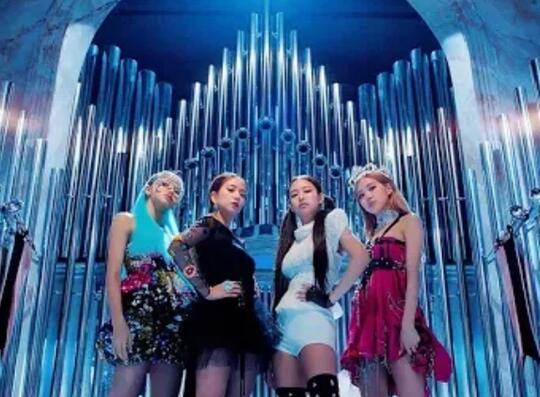 Wow... "BLACKPINK" Trending Youtube