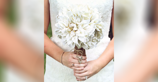 Barang yang Bisa Kamu Jadikan Hand Bouquet Anti Mainstream untuk Pernikahanu!
