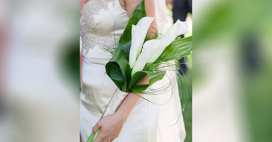 Barang yang Bisa Kamu Jadikan Hand Bouquet Anti Mainstream untuk Pernikahanu!