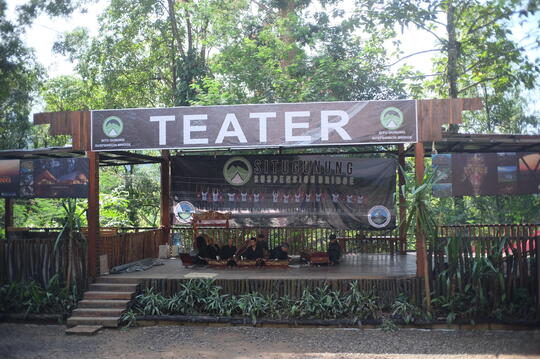 Tempat Wisata "Agak Mahal" di Situ Gunung, Sukabumi !